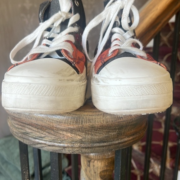 Minnie mouse platform, high tops, girls size 4 canvas very good condition - Picture 12 of 13